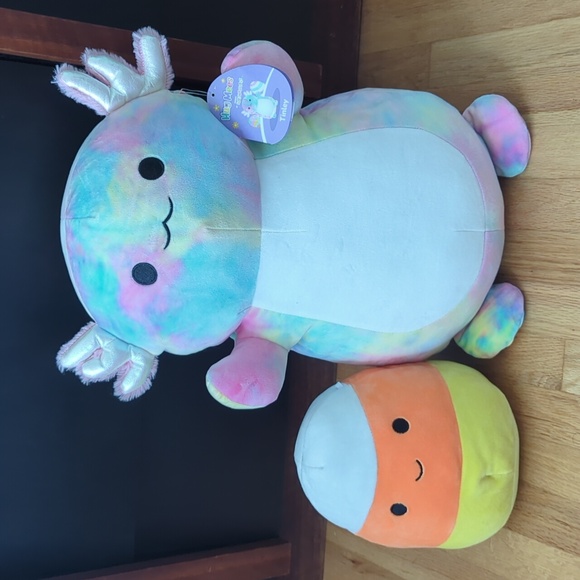 2023 large Kellytoy Hug Mee Tinley axolotl Squishmallow tie-dye - Picture 5 of 8
